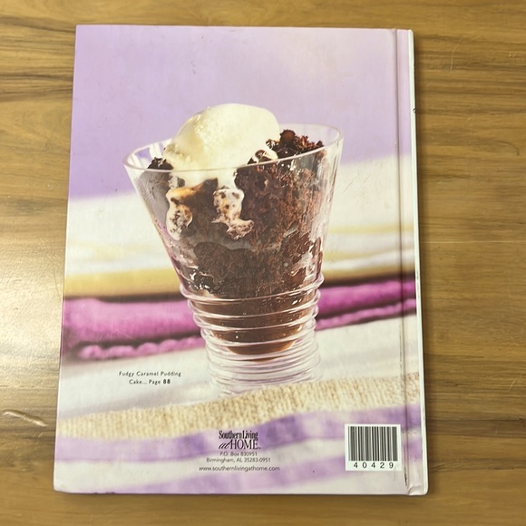 Southern Living Slow Cooker Cookbook Hardcover - Picture 6 of 7